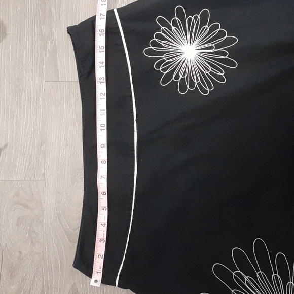 Context Flower Skirt - Picture 6 of 12